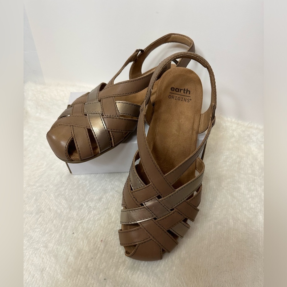 Earth Brown Tan Sandals with Classic Woven Design 🤎🤎